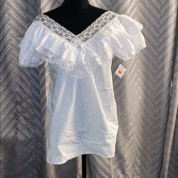 White top - Picture 3 of 4